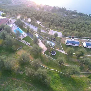 Camping Agricampeggio Relax Maxicaravan, Castelletto Di Brenzone