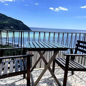 Ocean View With Fast Wi-fi And Elevator To Town Hébergement de vacances Levanto